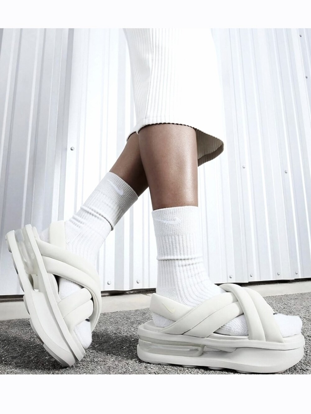 NIKE Air Max Isla Platform Sandals Puffy Slingback Flats US 7 Light Bone White